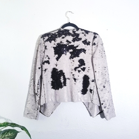 CUPCAKES & CASHMERE Bellwood Sequined Jacket - Picture 8 of 16